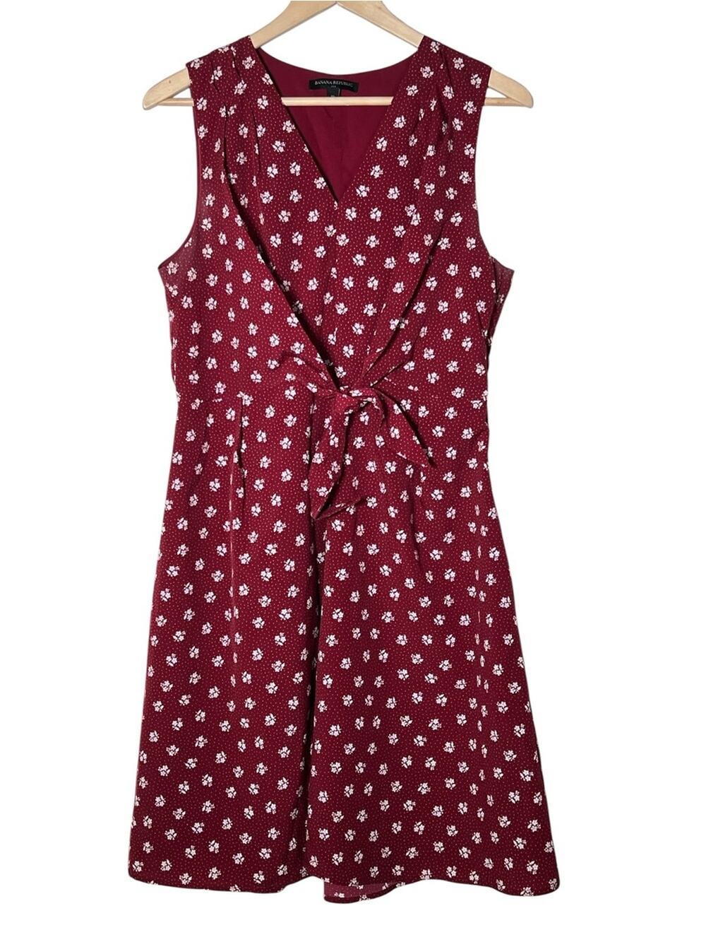 Banana republic red floral sleeveless dress size 10 B181